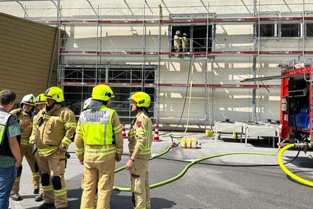 Brand im Gewerbegebiet von Schnann