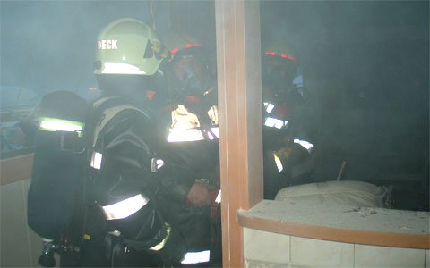 Sofa in Zirkuswagen geriet in Brand
