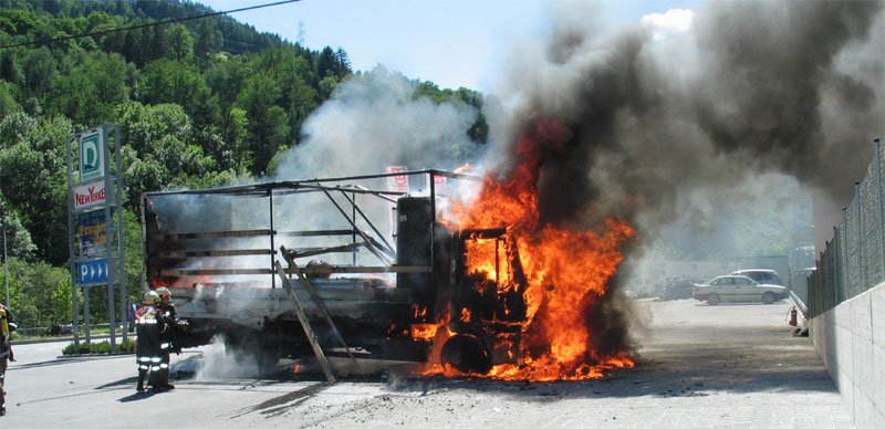 LKW-Brand in Bruggen