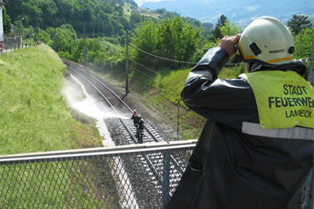 Brand der Bahnböschung