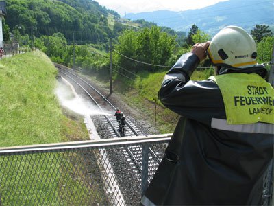 Brand der Bahnböschung