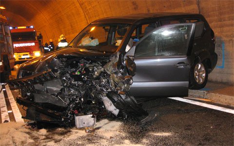 Verkehrsunfall auf der S16 in der Lötzgalerie
