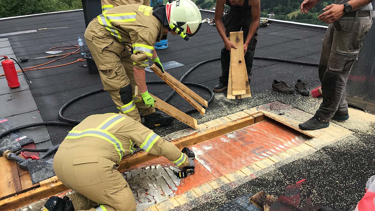 dachstuhlbrand-grins4.jpg