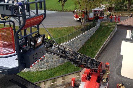 Dachstuhlbrand in Fließ durch Isolierungsarbeiten