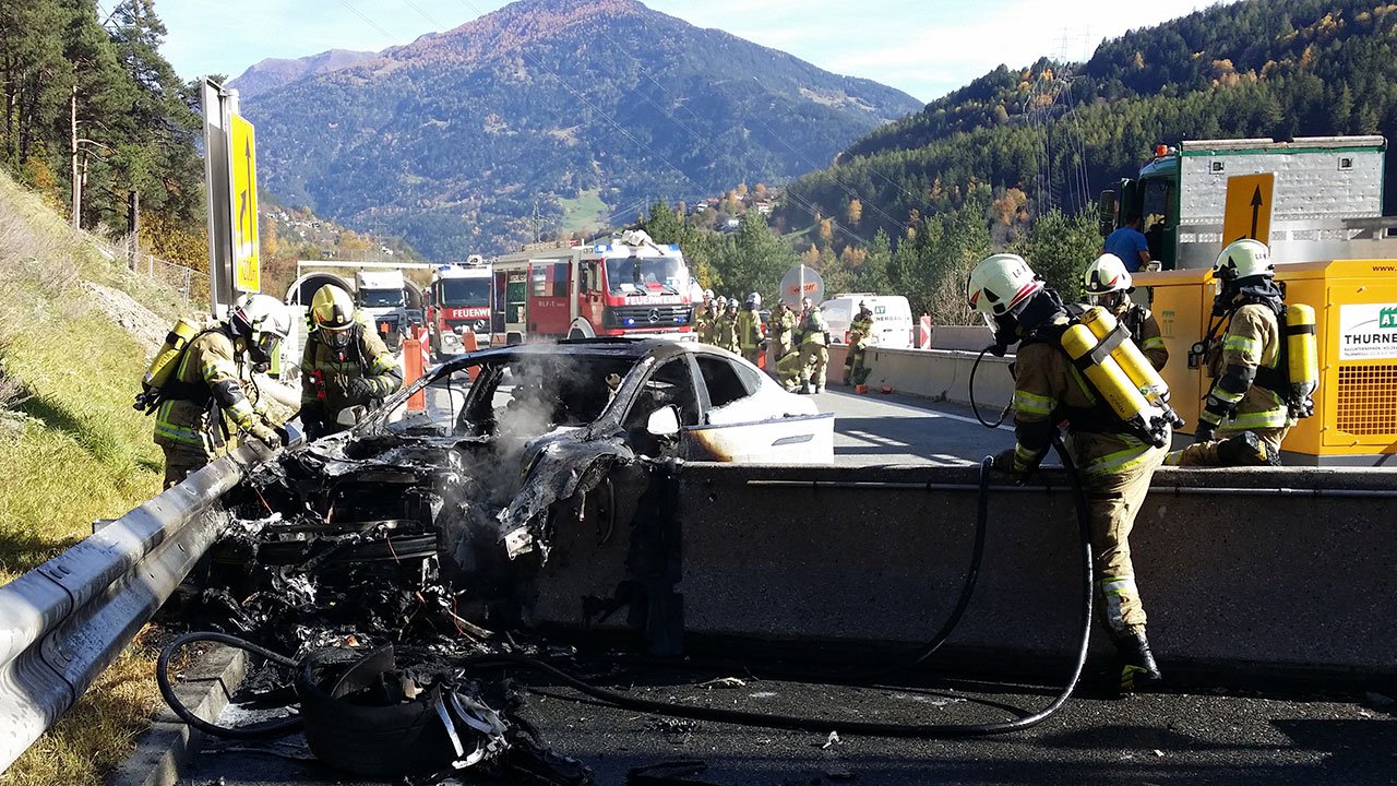 PKW-Brand_Elektrofahrzeug13.jpg