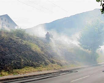 Brand der Bahnböschung in Landeck