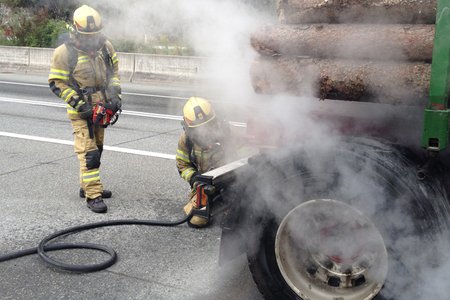 Bei LKW brannten die Bremsen im Tunnel