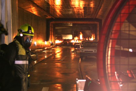 Tunnellöschtraining der Feuerwehr Landeck im IFA in Balsthal/Schweiz