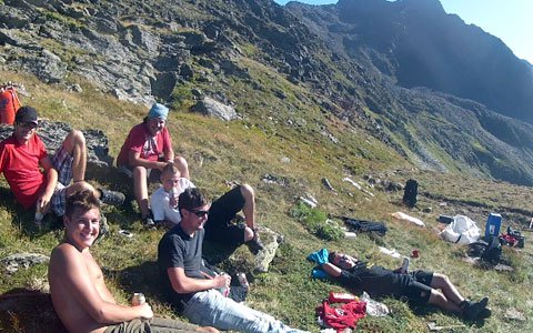 Schutzunterstand und Gipfelkreuz auf dem Thial wird saniert