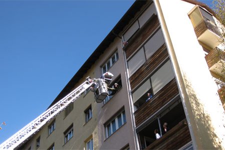 Patientenbergung über die Drehleiter