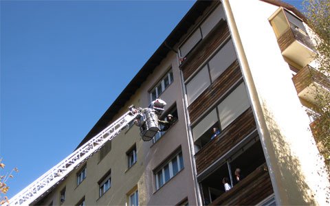 Patientenbergung über die Drehleiter