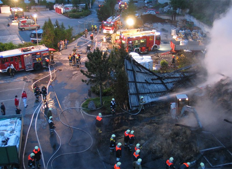 Brand einer Lagerhalle in der Fließerau