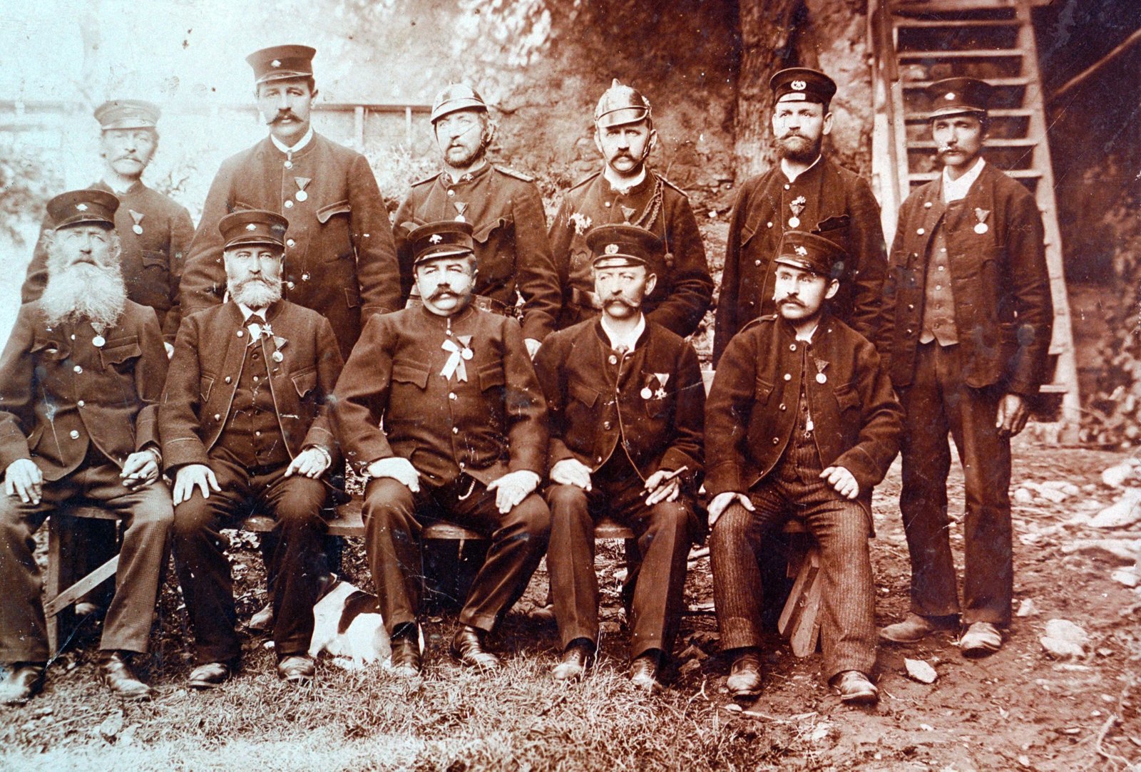 Seit 150 Jahren für Sie im Einsatz!<br> <h3 style="color: white;"> Verlässlich. Stark. Für Euch da. </h3>