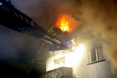 Feuer in Wohnhaus in Zams, Mann gerettet