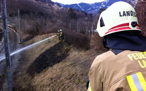 Böschungsbrand auf ÖBB-Strecke in Landeck