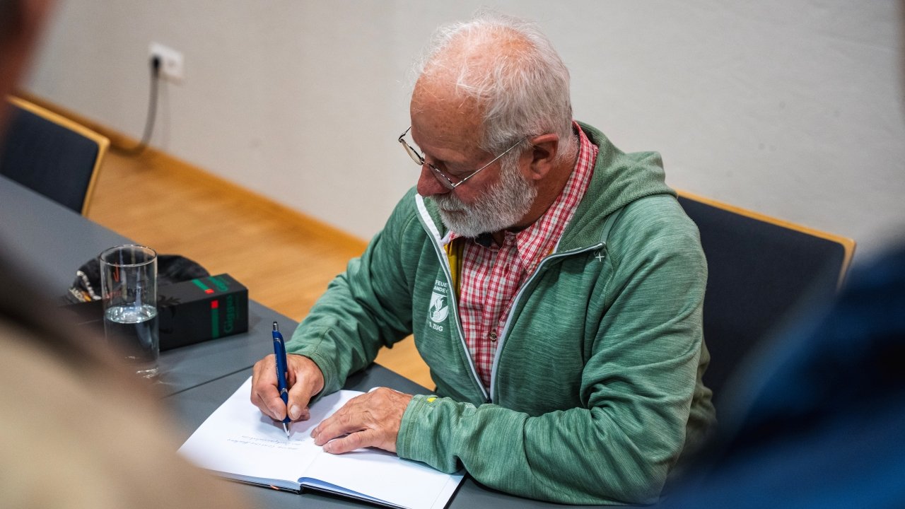 (C) Feuerwehr Landeck, Präsentation Scheibenschlag Buch (123).jpg