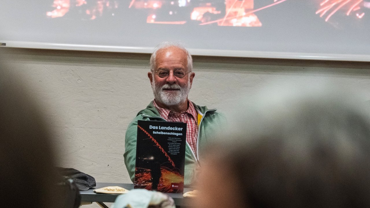 (C) Feuerwehr Landeck, Präsentation Scheibenschlag Buch (70).jpg
