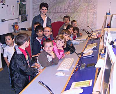 Kindergarten besucht die Feuerwehr Landeck