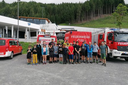 Die Jugendfeuerwehr auf der Hög Alm