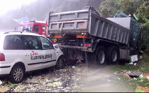 lkw-unfall_runser-au7.jpg