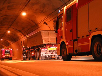 strenger-tunnel2_lkw2.jpg