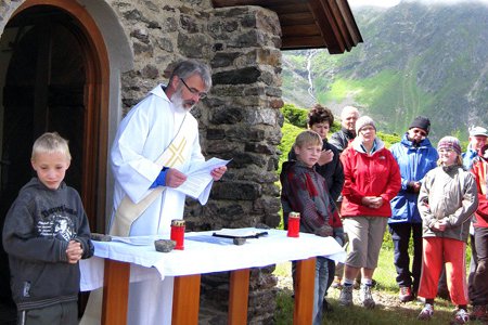 Gedenkmesse der Feuerewehr Landeck bei der Zirmegg-Kapelle