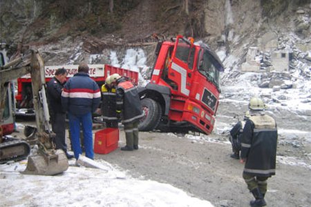 LKW Bergung beim Kraftwerk Wiesberg
