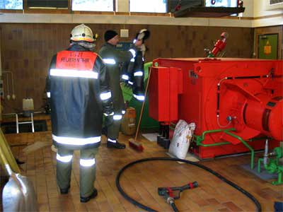 Austritt von Hydrauliköl in Urgen