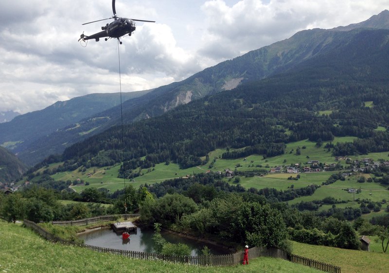 Blitzschlag verursachte Waldbrand in Stanz