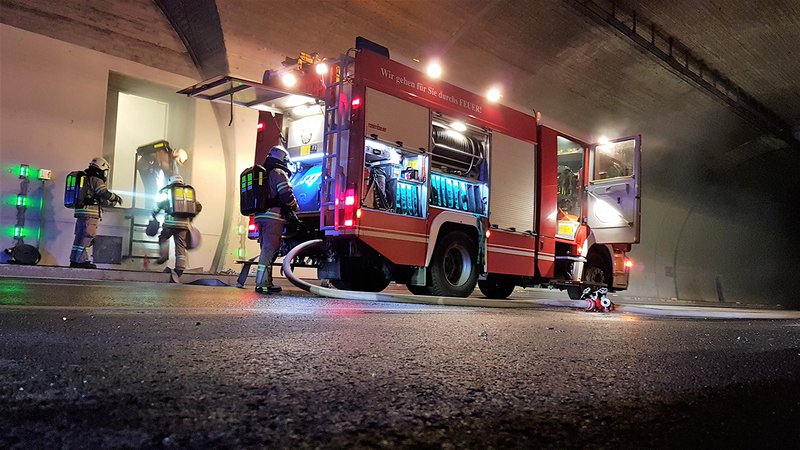 Tunnelübung im Pianner Tunnel - die FF Landeck übt den Ernstfall