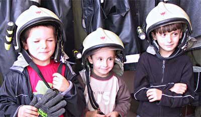 Kindergarten besucht die Feuerwehr Landeck