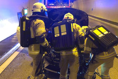 Fahrzeugbrand im Strenger Tunnel