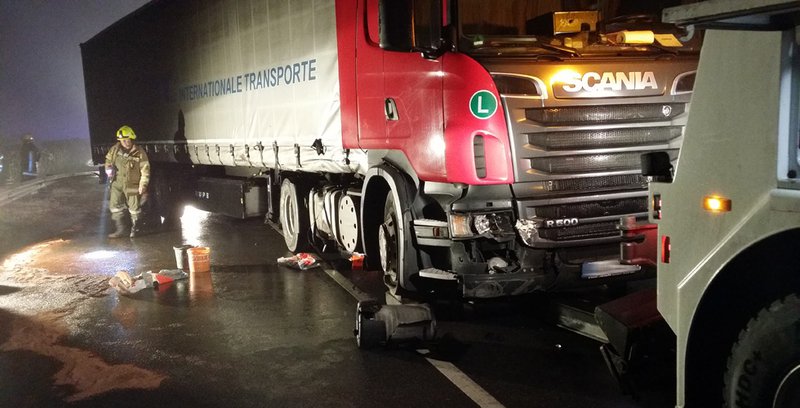 Dieselaustritt nach LKW-Unfall auf Reschenstraße