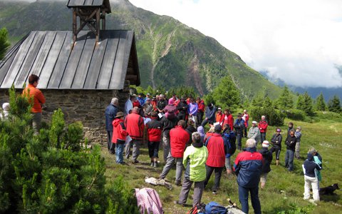 Gedenkmesse der Feuerewehr Landeck bei der Zirmegg-Kapelle
