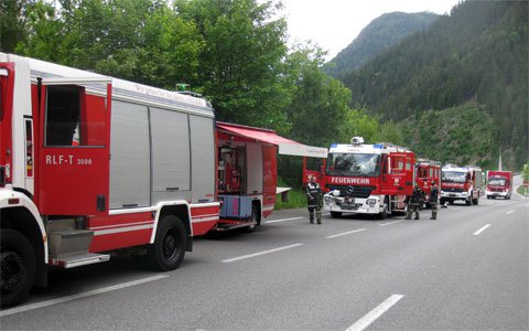 Tunnelübungs-Halbtag der Feuerwehr Landeck im Pianner Tunnel