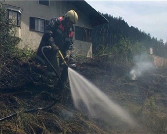 Brand der Bahnböschung in Landeck