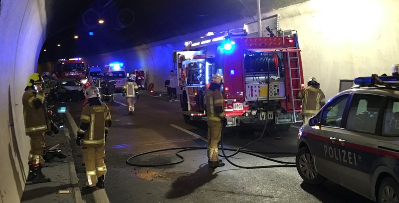 Verkehrsunfall im Pianner Tunnel