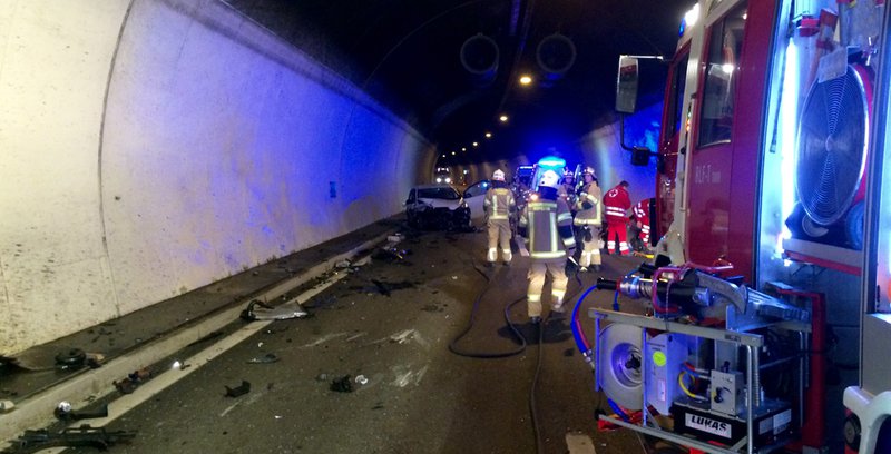 Verkehrsunfall im Pianner Tunnel