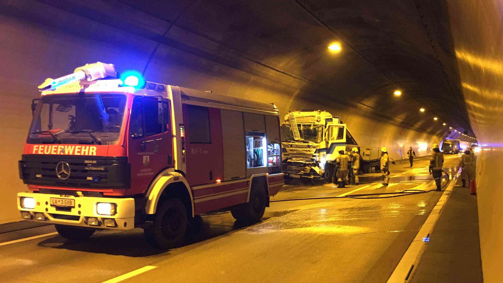 VU-Strenger_Tunnel_LKW13.jpg