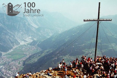 Projektpräsentation: Neues Gipfelkreuz am Landecker Hausberg Thial