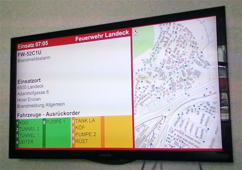 Inbetriebnahme der digitalen Einsatzinformationsanzeige im Einsatzzentrum