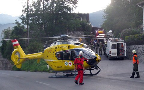 Schwerer Stromunfall in Landeck, Betonmischer geriet in eine 25-KV-Leitung