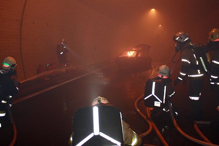 Feuerlöschtraining im Pianner Tunnel