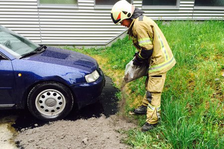 Ölaustritt bei PKW in Landeck