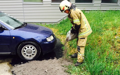 Ölaustritt bei PKW in Landeck