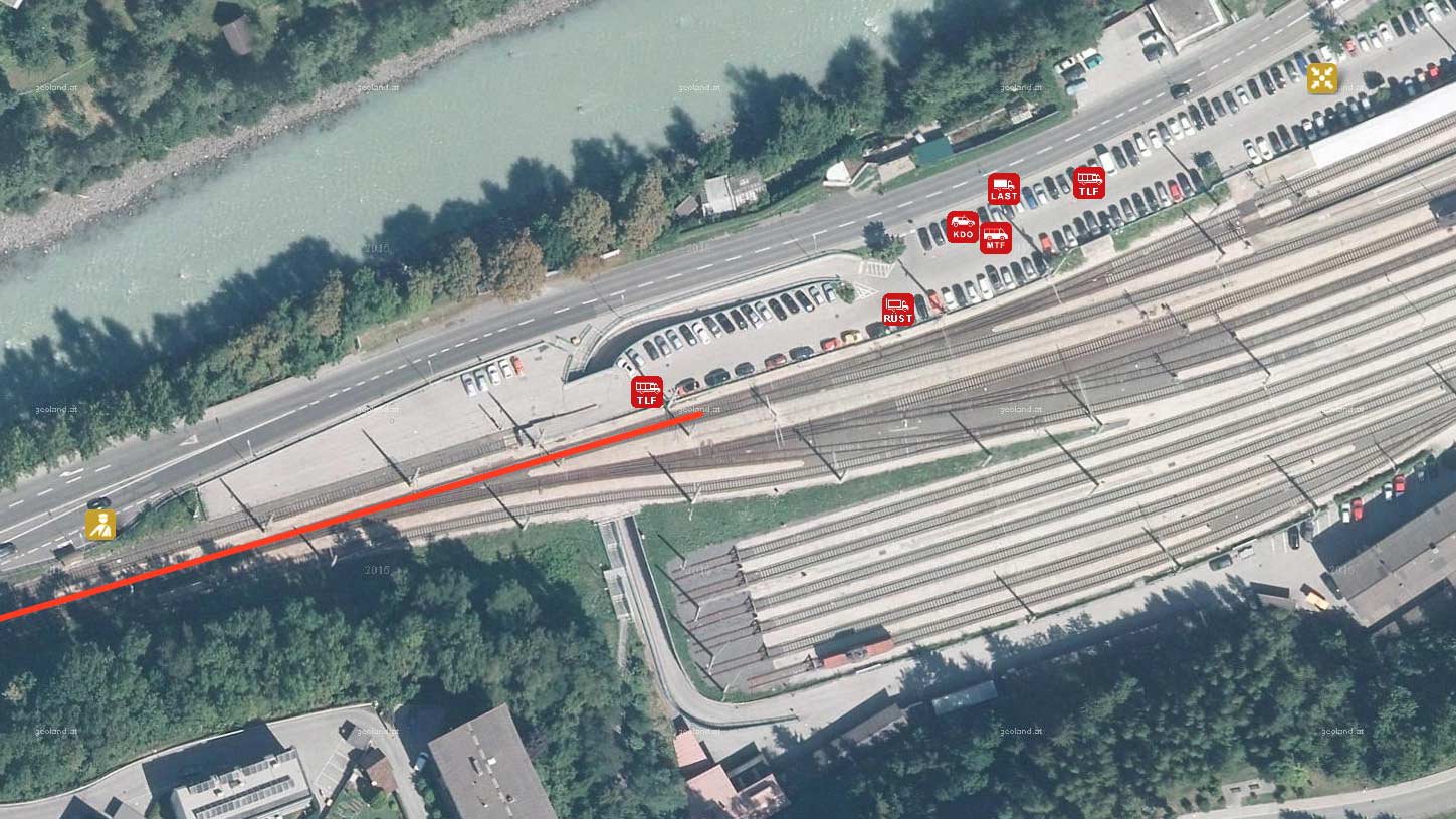 Zug-beschaedigt-Oberleitung-14.jpg