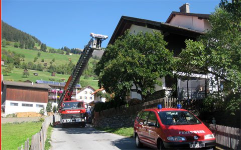 Hilfeleistung bei Personenbergung in Fließ