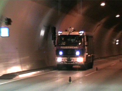 Tunnelübung in der neuen Südröhre des "Strenger Tunnels"
