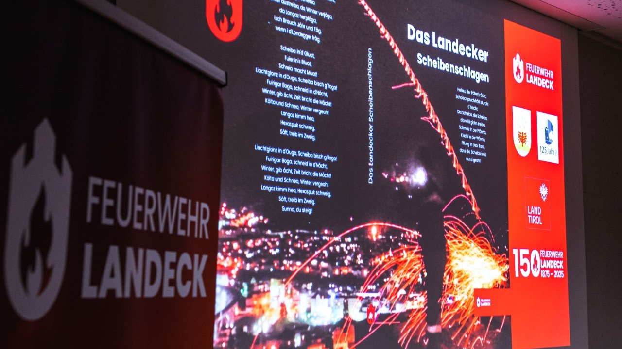 (C) Feuerwehr Landeck, Präsentation Scheibenschlag Buch (2).jpg