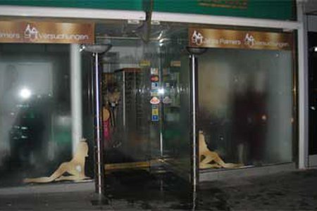 Wassereinbruch in Landecker Geschäftsgebäude